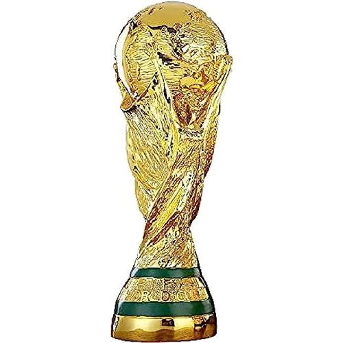 ワールドカップトロフィー2018が輝く！